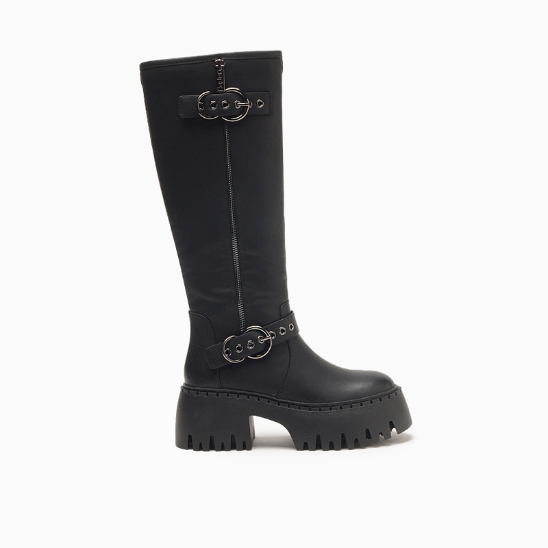 a pie-Botas-RIze PD