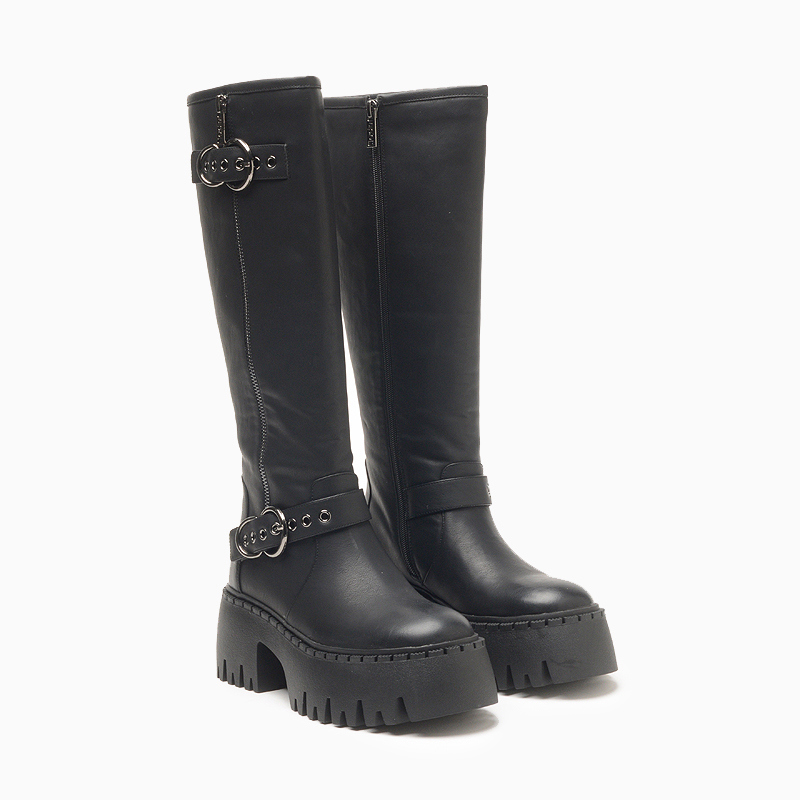 a pie-Botas-RIze AN