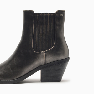 a pie-Botas-Jersey FN