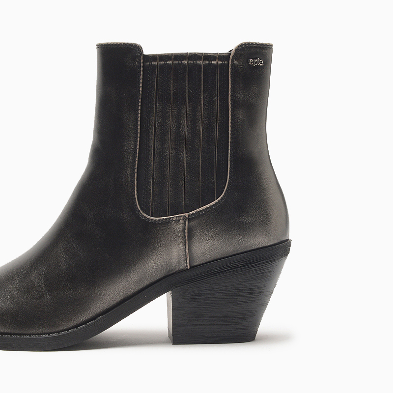 a pie-Botas-Jersey FN