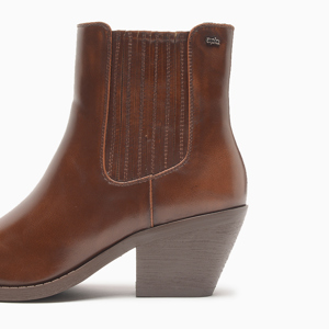 a pie-Botas-Jersey FN