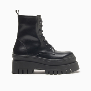 a pie-Botas-Nisha PD