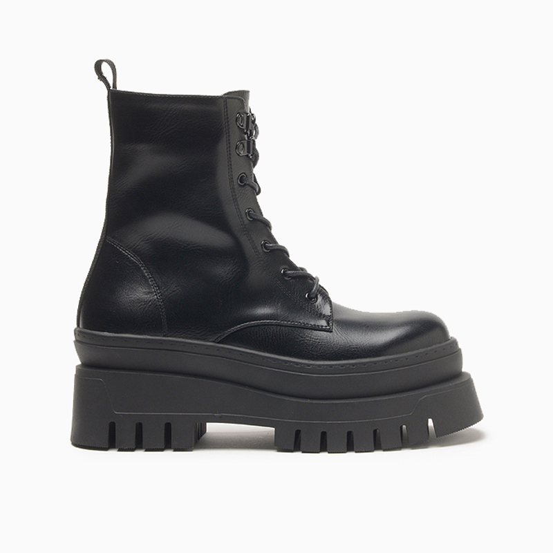 a pie-Botas-Nisha PD