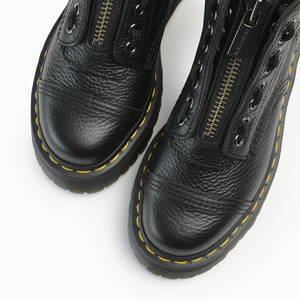 Dr. Martens-Borcegos-Sinclair SN