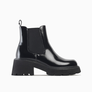 a pie-Botas-Giorgia PD